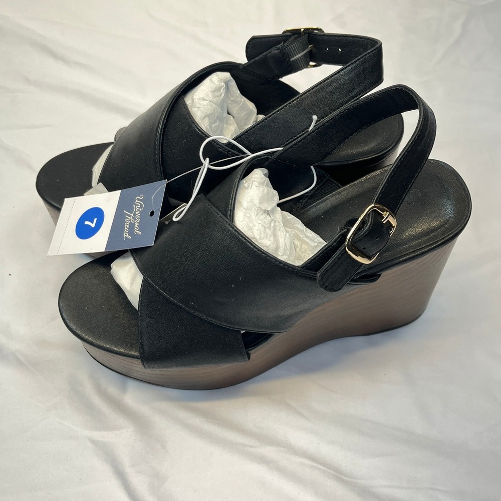 Women's Naomi Wood Wedge Heels with Memory Foam Insole - Universal Thread Size 7 - Picture 2 of 9